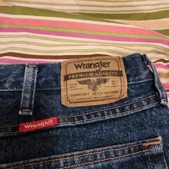 Men's Wrangler Jeans 44x30 - Picture 3 of 4